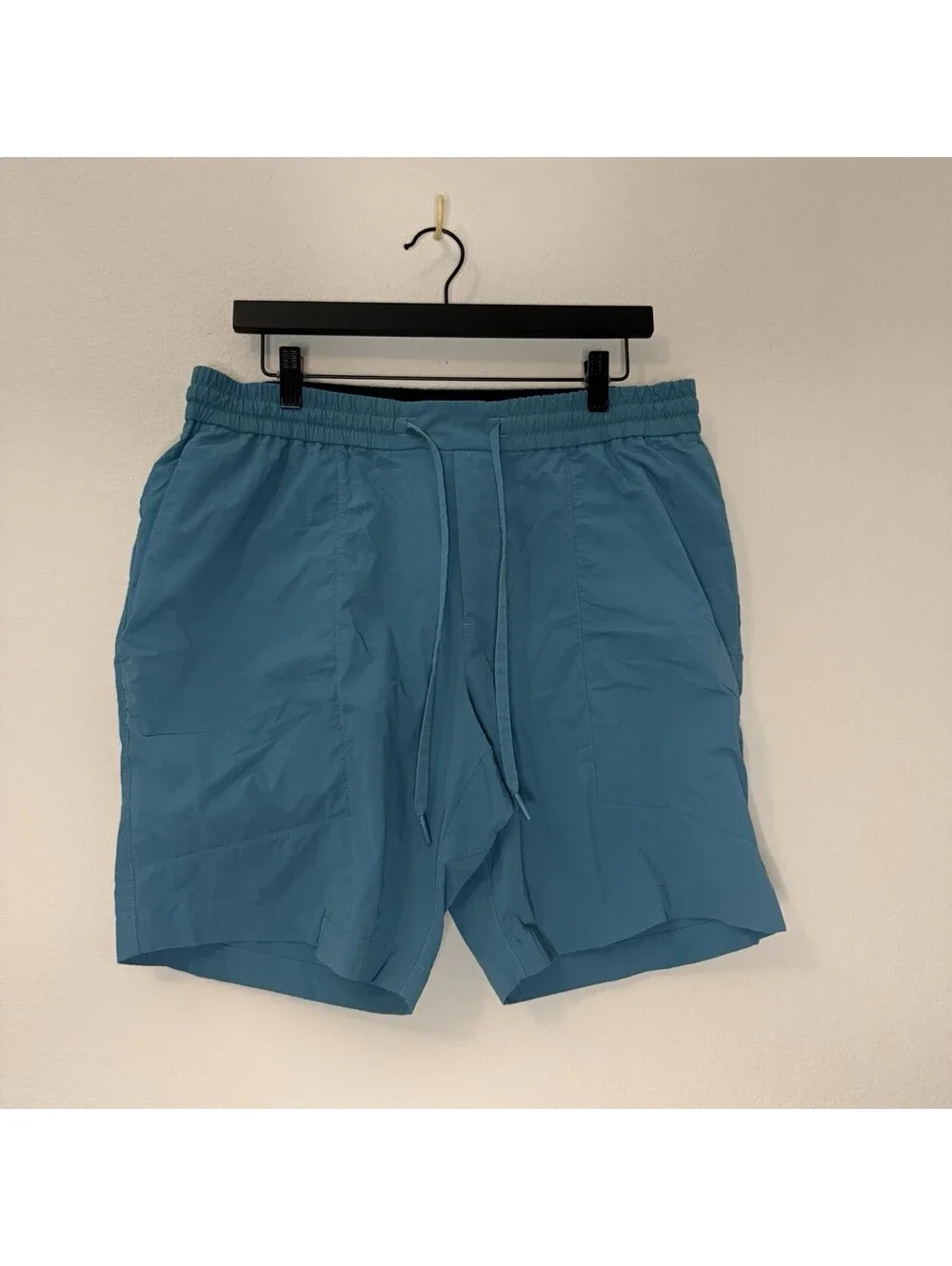 Lululemon Men’s XL Shorts Blue Stretch Athletic Training Casual Sports